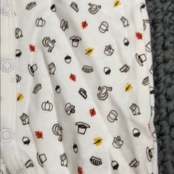 Carters Halloween and thanksgiving onesies - Picture 5 of 8